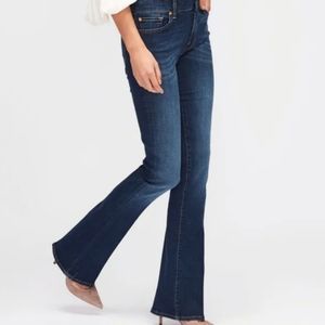 7 For All Mankind Dark Washed Bootcut Jeans; Size 27